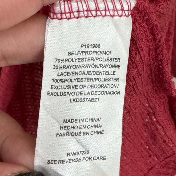 3X ABSOLUTELY FAMOUS LACE V-NECK TOP. FRONT TIE. TEXTURED POLYESTER DEEP MAUVE. - Picture 11 of 16